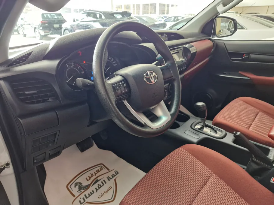 2023 Toyota Hilux DLX 