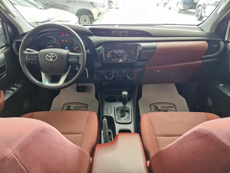 2023 Toyota Hilux DLX 