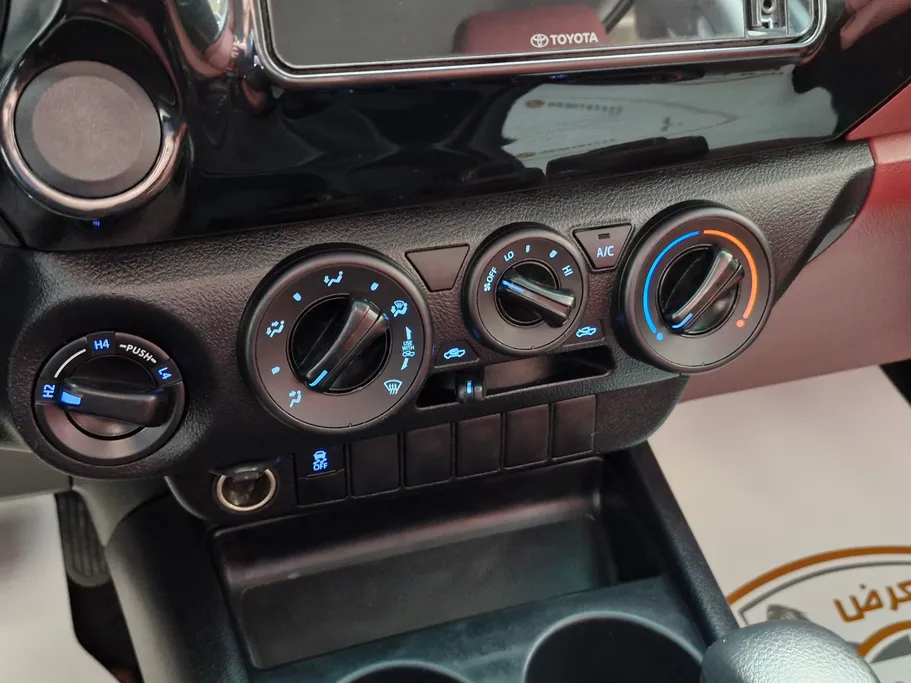 2023 Toyota Hilux DLX 