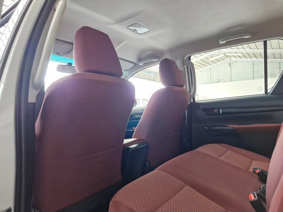 2023 Toyota Hilux DLX 