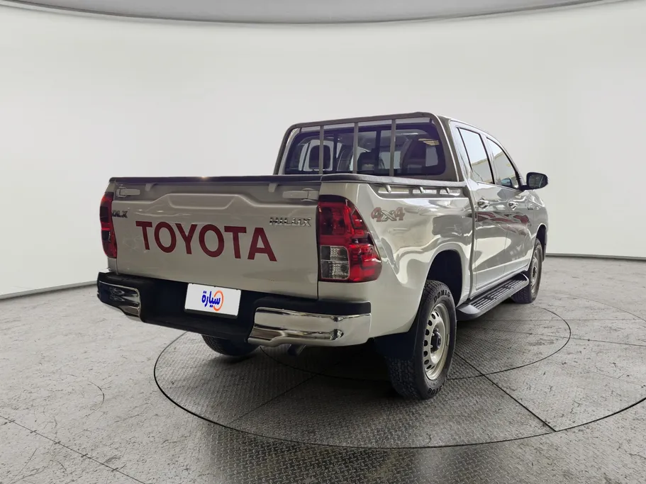 2023 Toyota Hilux DLX 