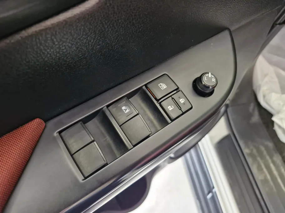 2023 Toyota Hilux DLX 