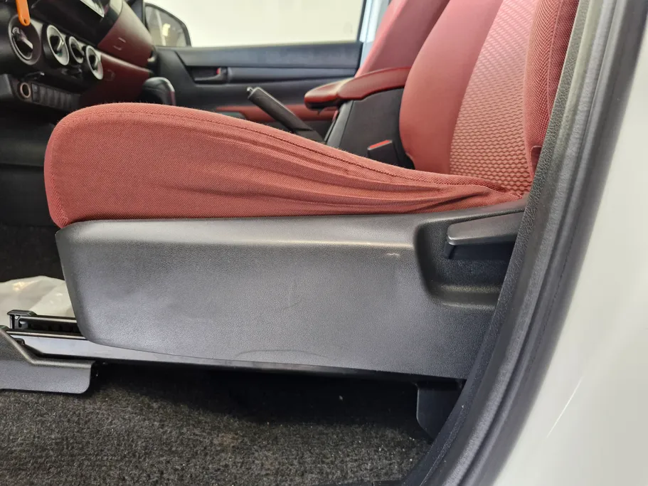 2023 Toyota Hilux DLX 