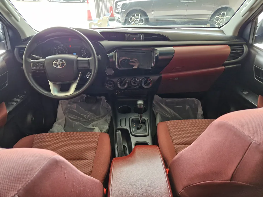 2023 Toyota Hilux DLX 