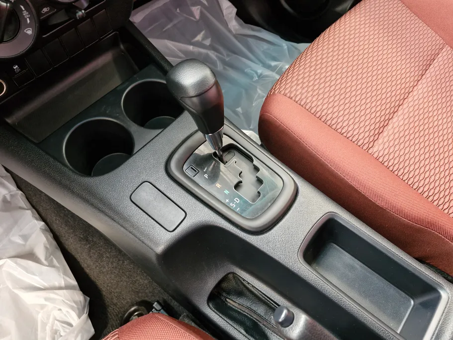 2023 Toyota Hilux DLX 