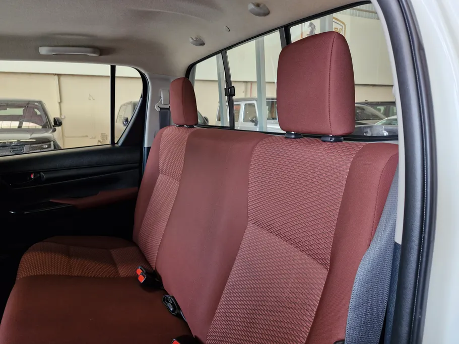 2023 Toyota Hilux DLX 