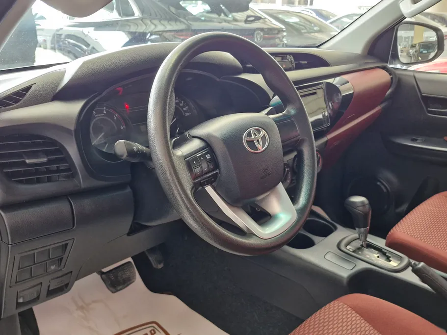 2023 Toyota Hilux DLX 