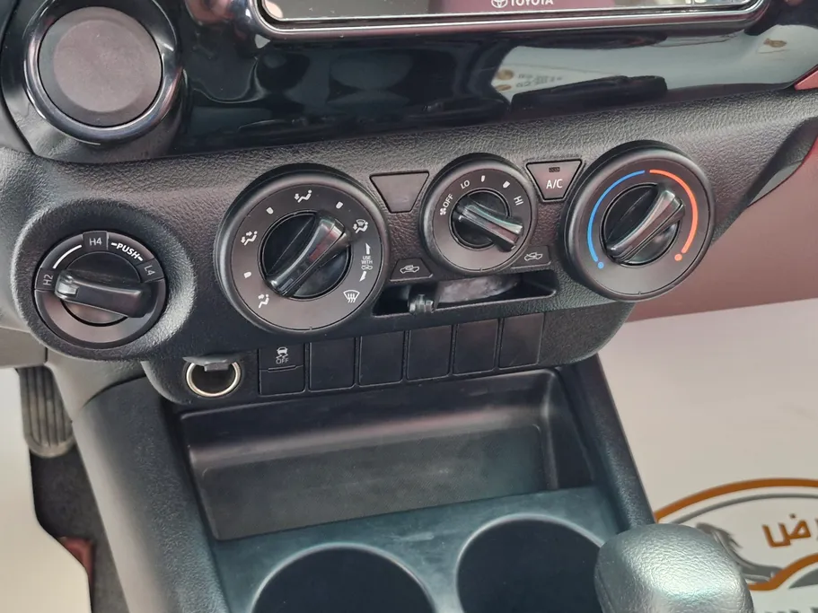 2023 Toyota Hilux DLX 