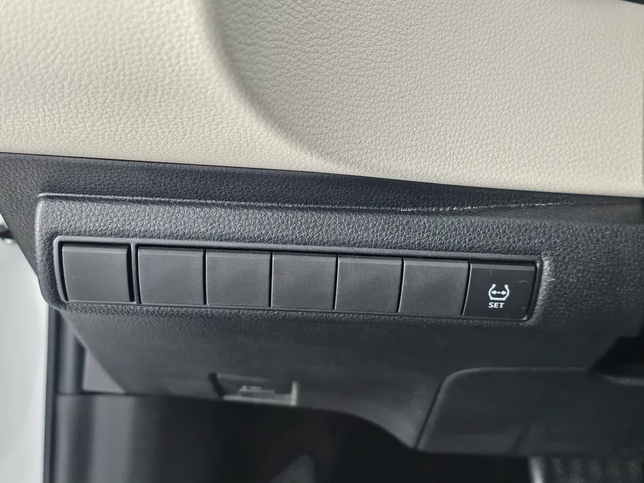 تويوتا كورولا XLI 2023 