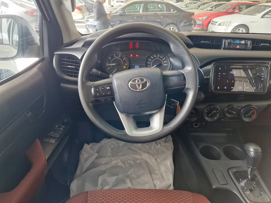 2023 Toyota Hilux DLX 