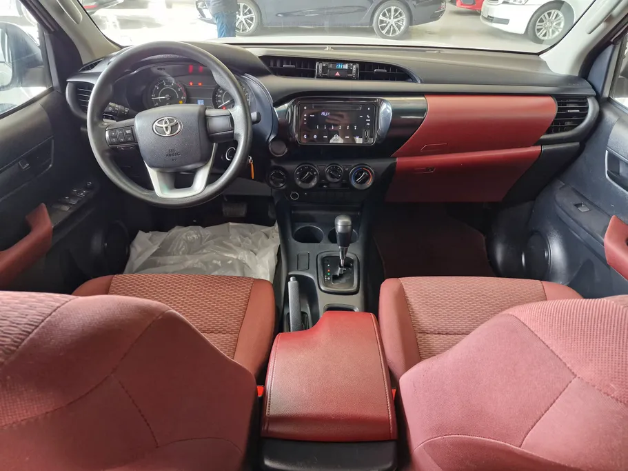 2023 Toyota Hilux DLX 