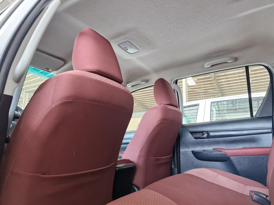 2023 Toyota Hilux DLX 