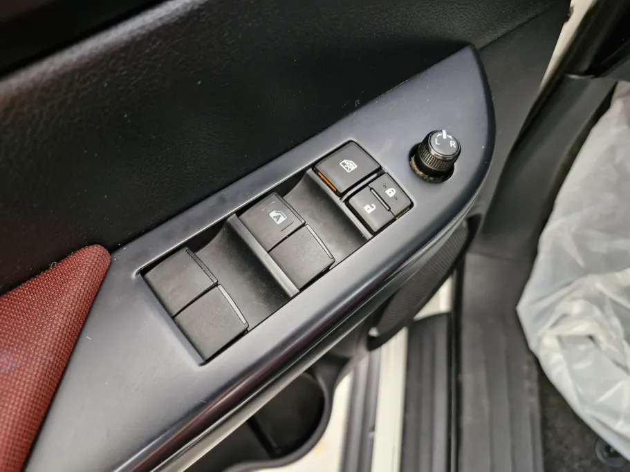 2023 Toyota Hilux DLX 