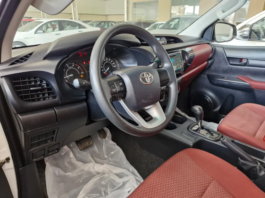 2023 Toyota Hilux DLX 