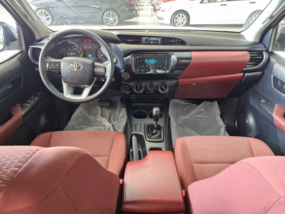 2023 Toyota Hilux DLX 