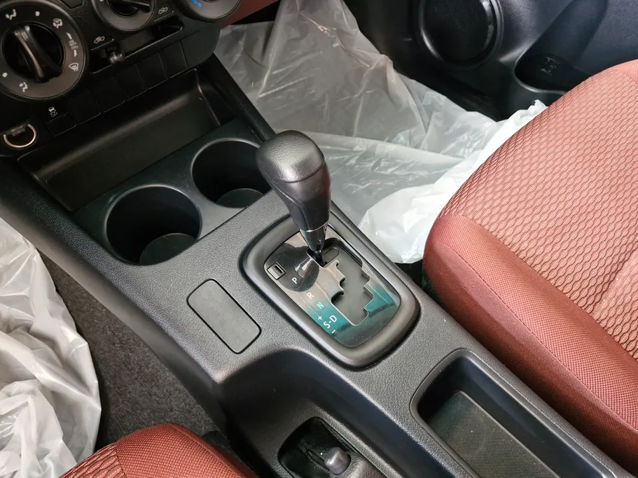 2023 Toyota Hilux DLX 