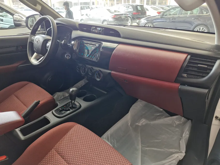 2023 Toyota Hilux DLX 