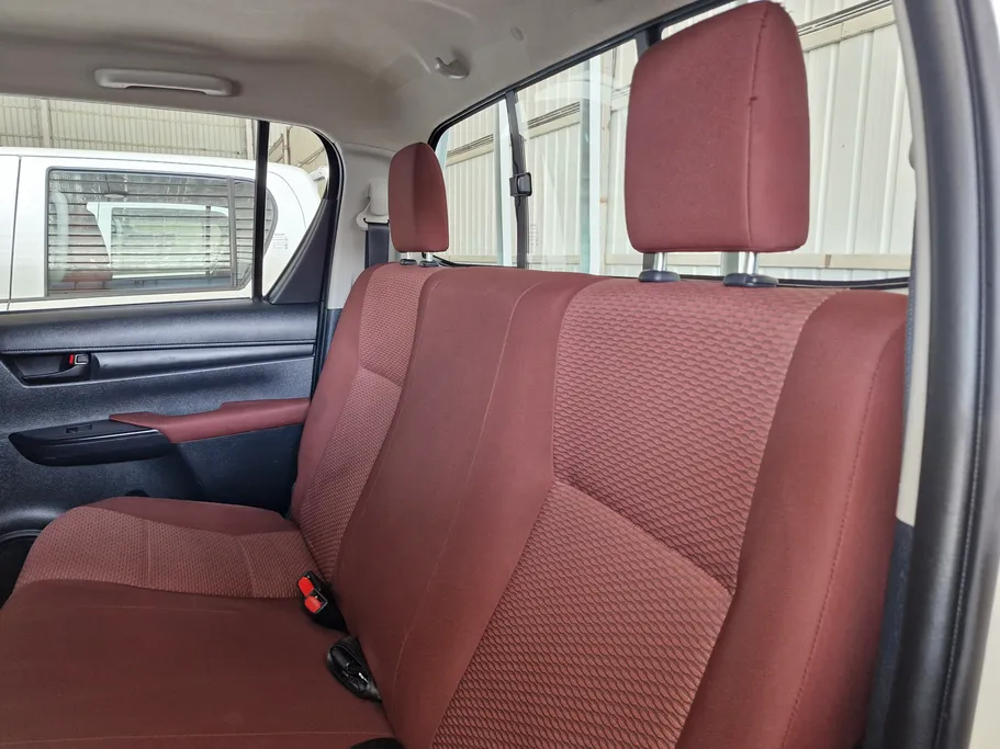 2023 Toyota Hilux DLX 