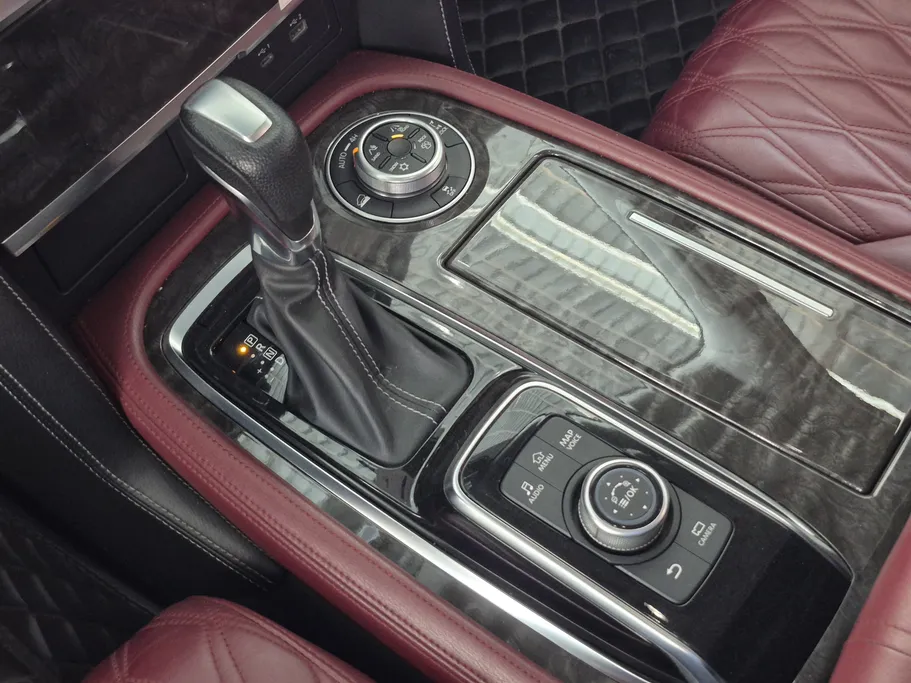 2023 Nissan Patrol Platinum 