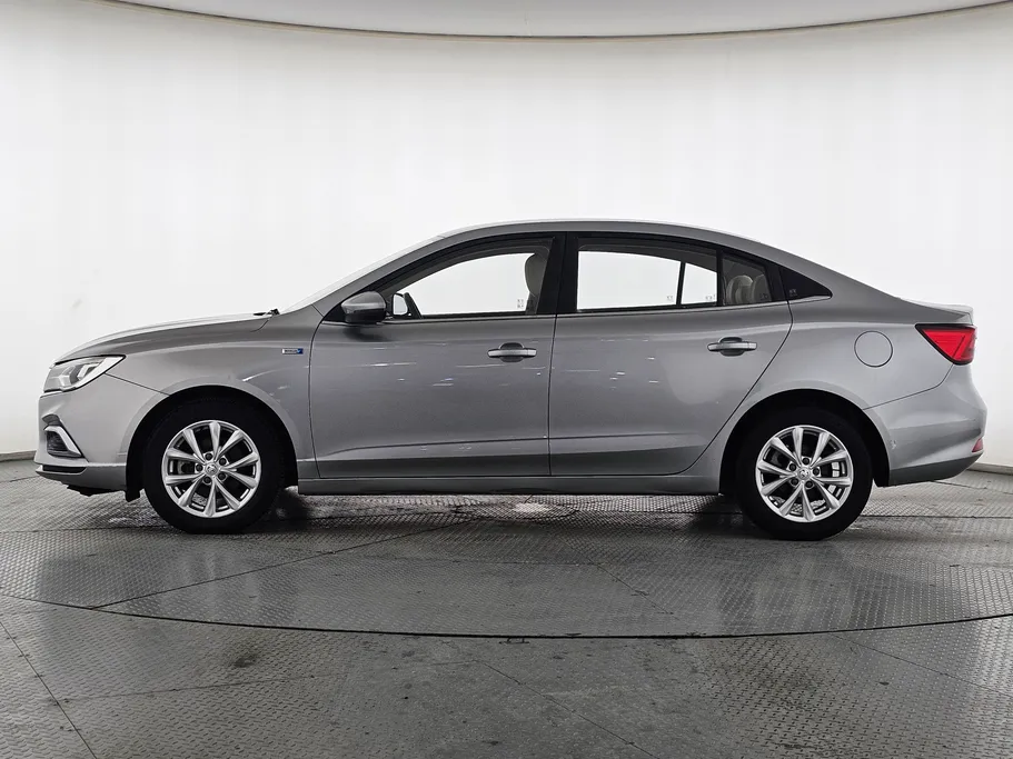 ام جي 5 COM 2022 