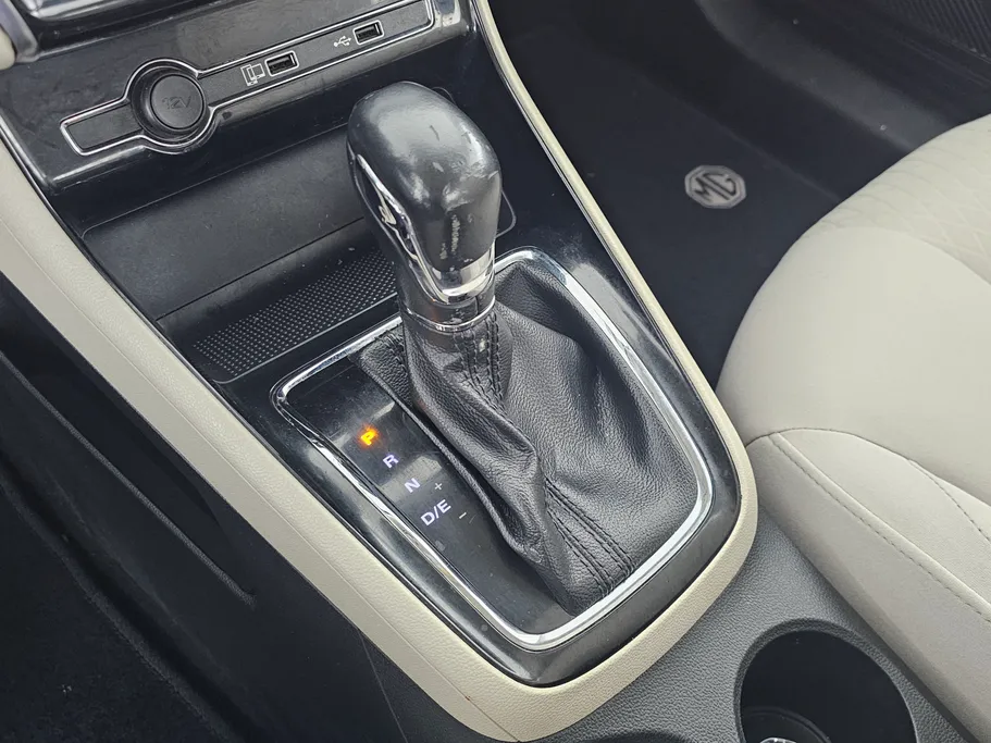 ام جي 5 COM 2022 