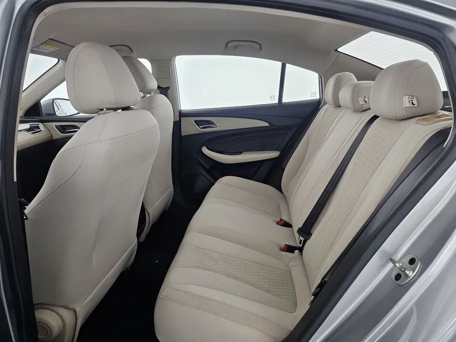 ام جي 5 COM 2022 