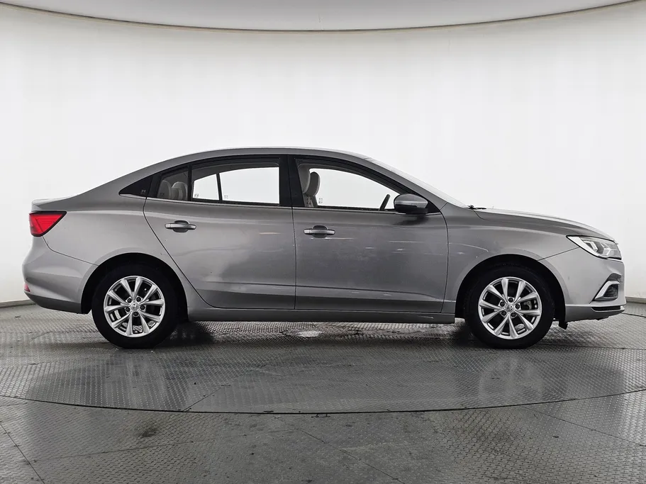 ام جي 5 COM 2022 