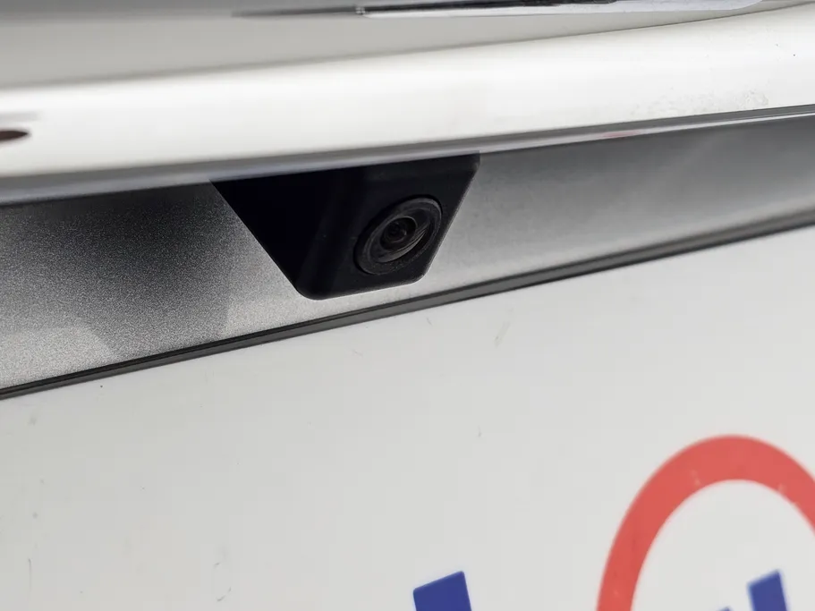 ام جي 5 COM 2022 