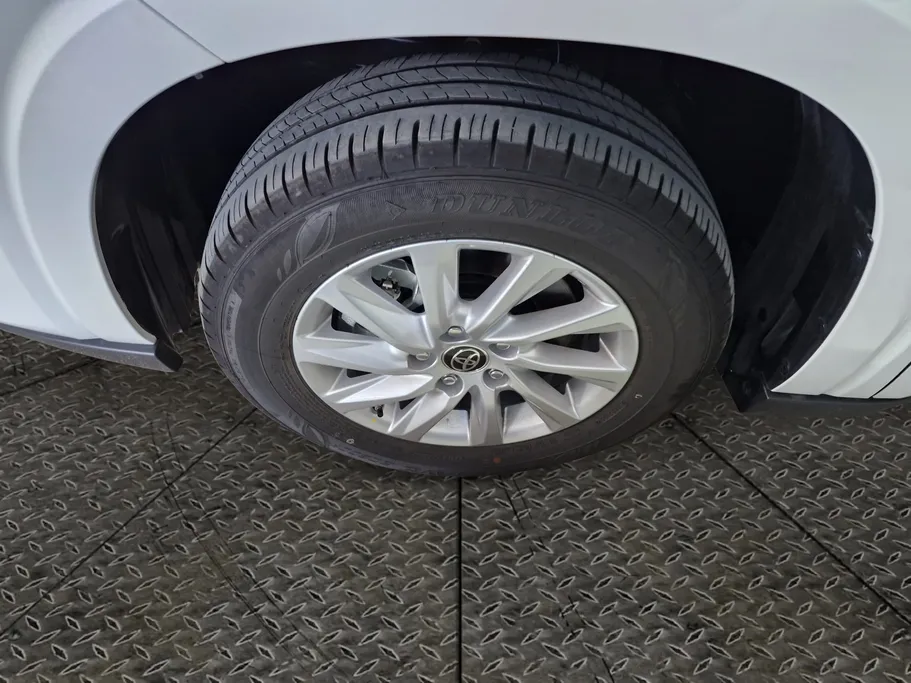 تويوتا اينوفا GL 2025 