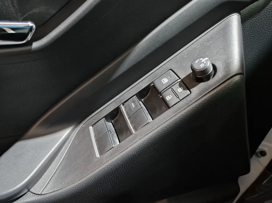 تويوتا اينوفا GL 2025 