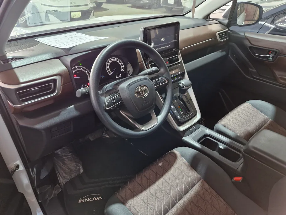 تويوتا اينوفا GL 2025 