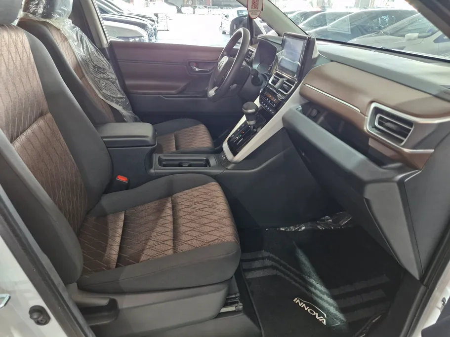 تويوتا اينوفا GL 2025 