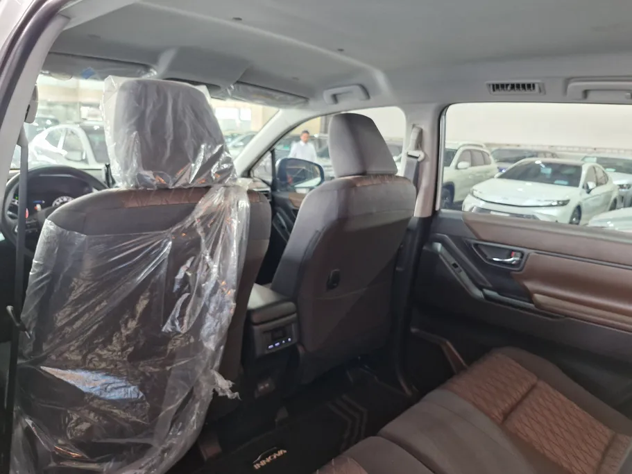 تويوتا اينوفا GL 2025 