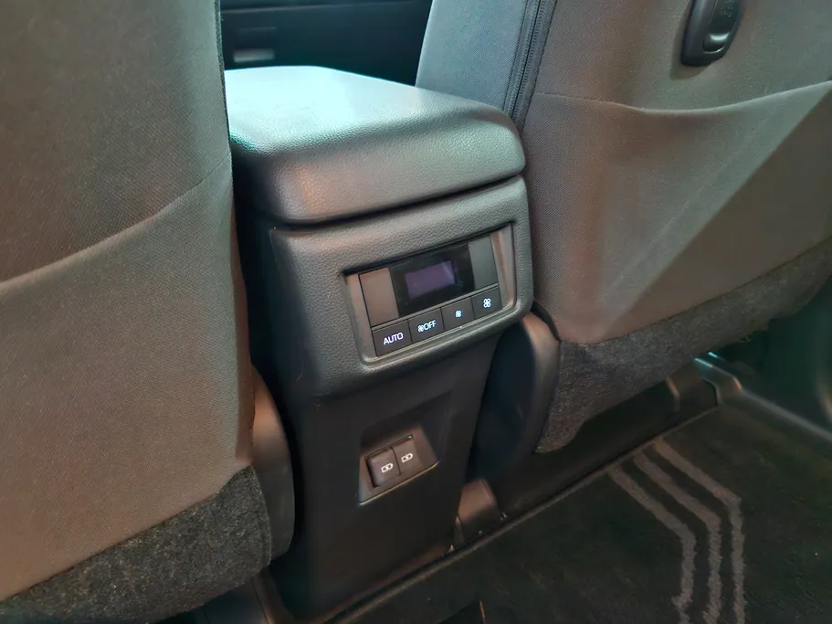 تويوتا اينوفا GL 2025 