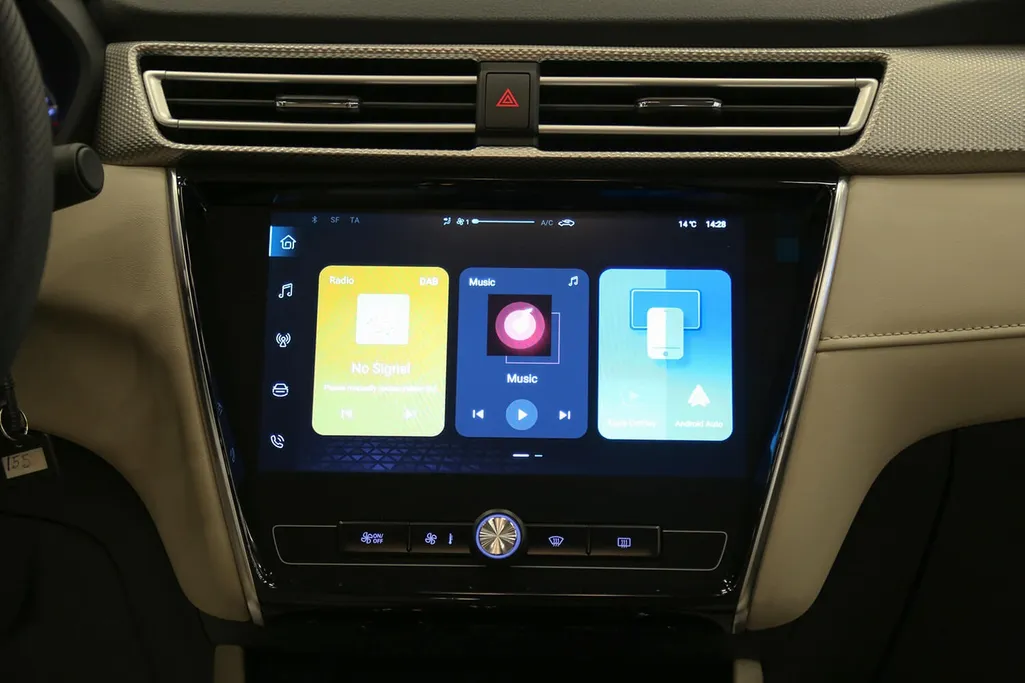 2025 MG 5 STD 