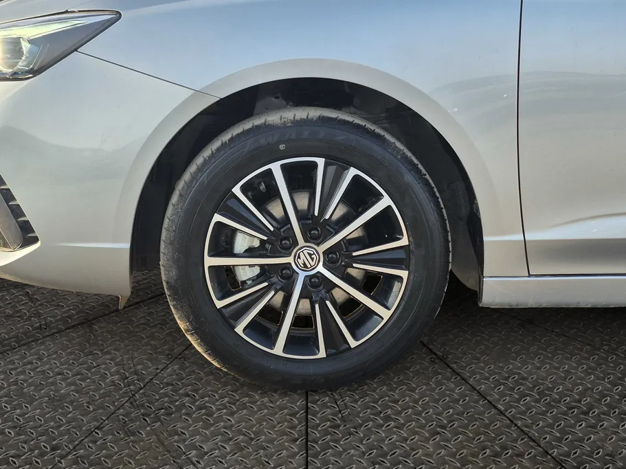 2025 MG 5 STD New Shape 