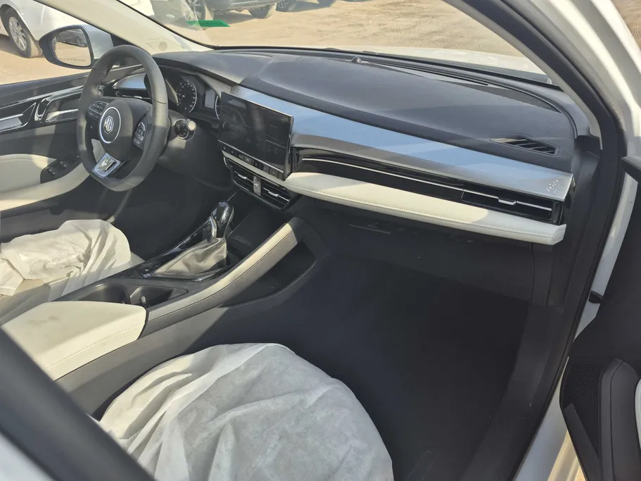 2025 MG 5 STD New Shape 