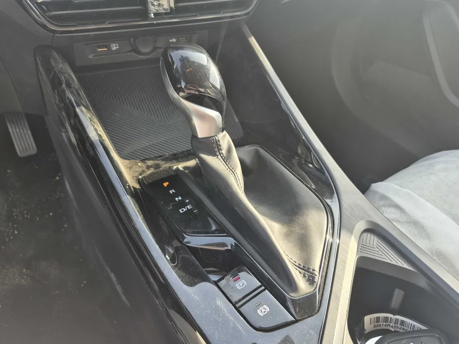 2025 MG 5 STD New Shape 