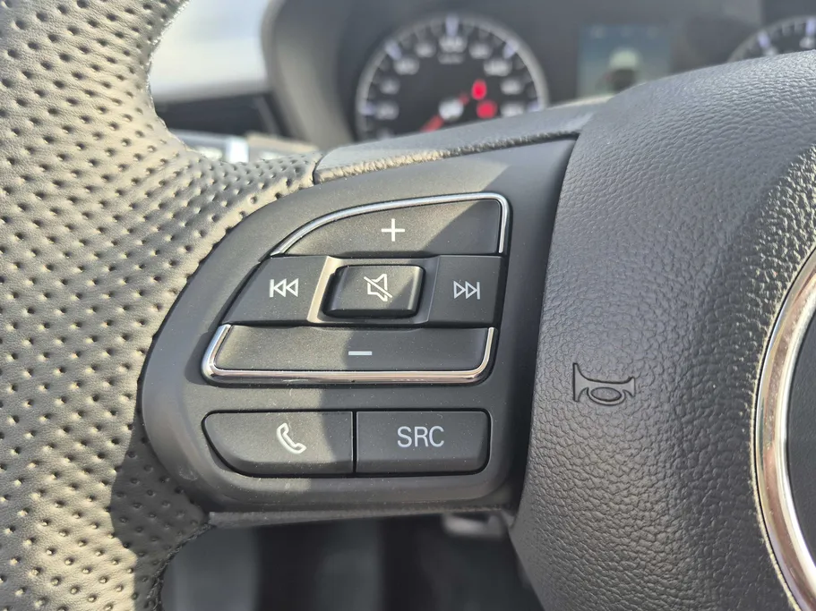 2025 MG 5 STD New Shape 