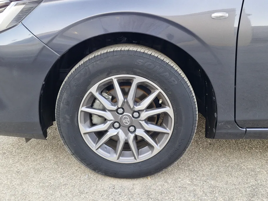 2024 Toyota Yaris  Y 