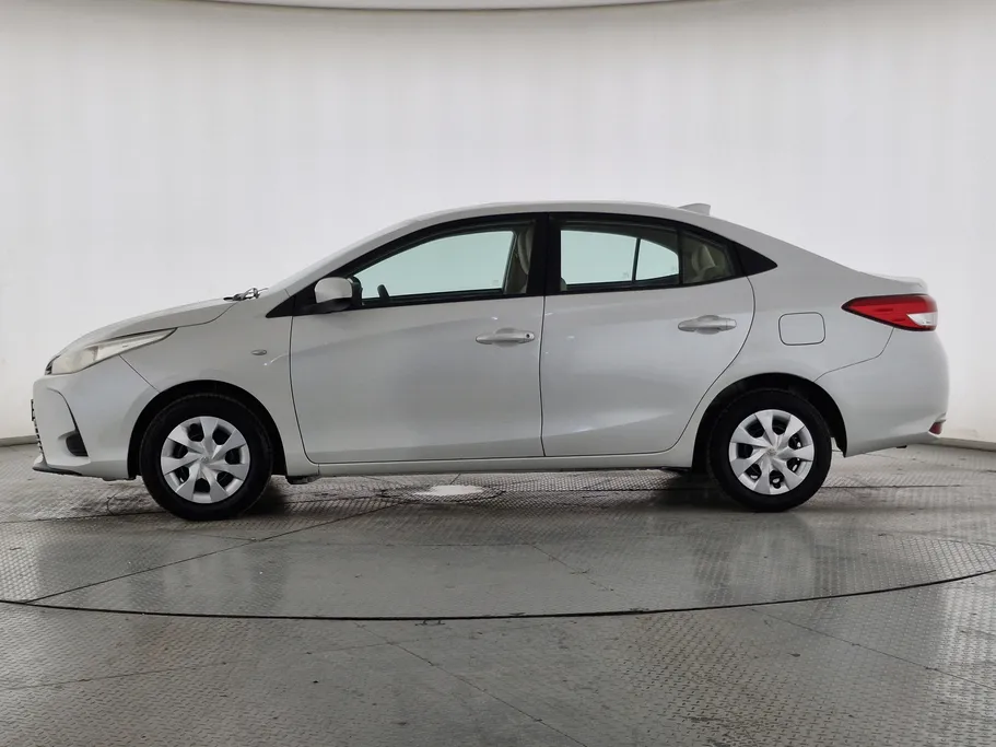 2021 Toyota Yaris  Y 