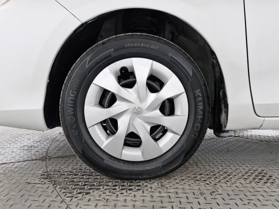 2021 Toyota Yaris  Y 