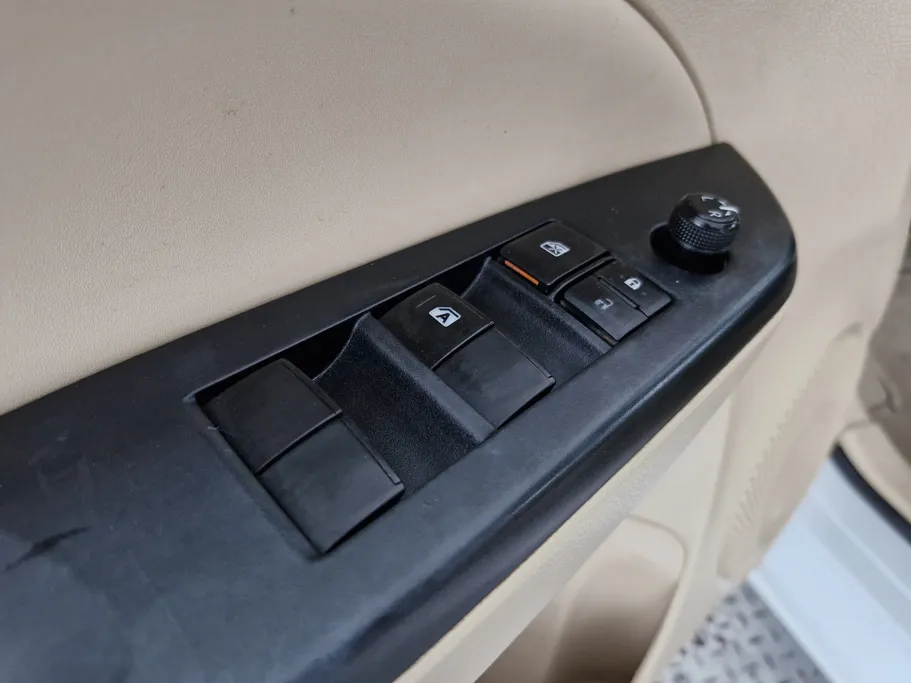 2021 Toyota Yaris  Y 