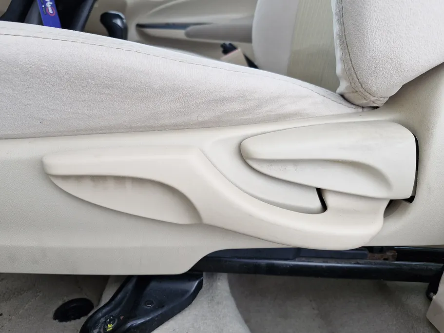 2021 Toyota Yaris  Y 