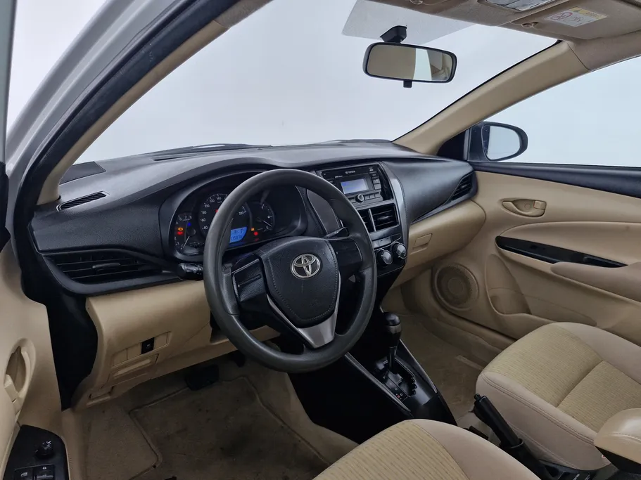 2021 Toyota Yaris  Y 