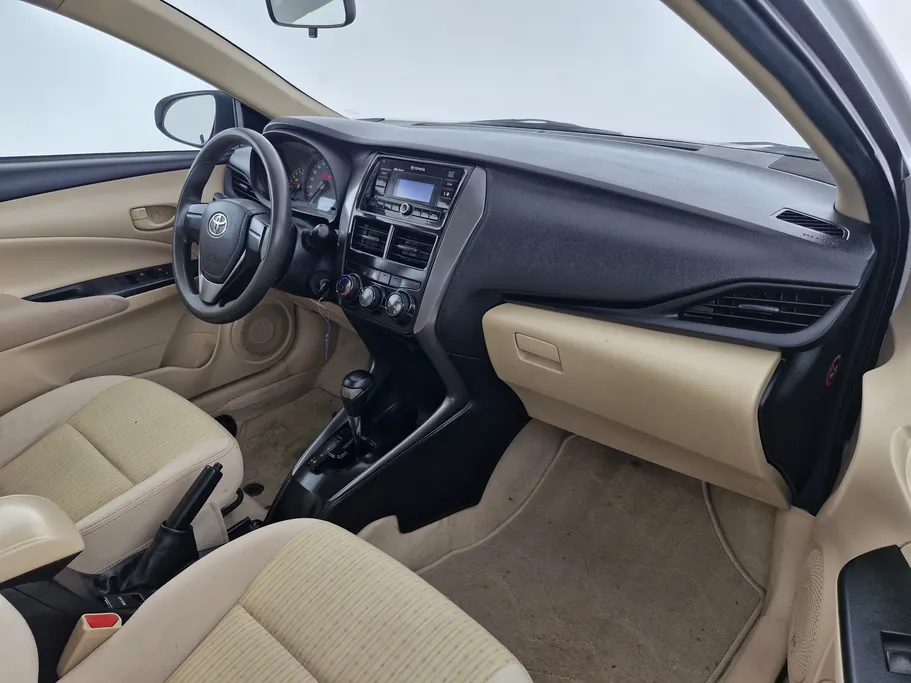 2021 Toyota Yaris  Y 