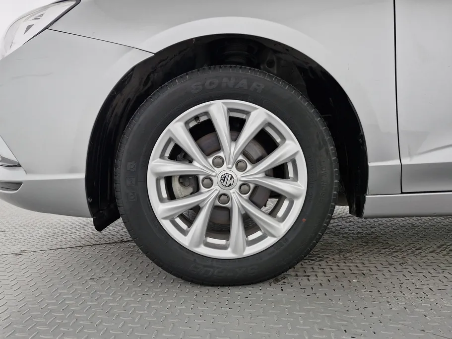 ام جي 5 COM 2022 