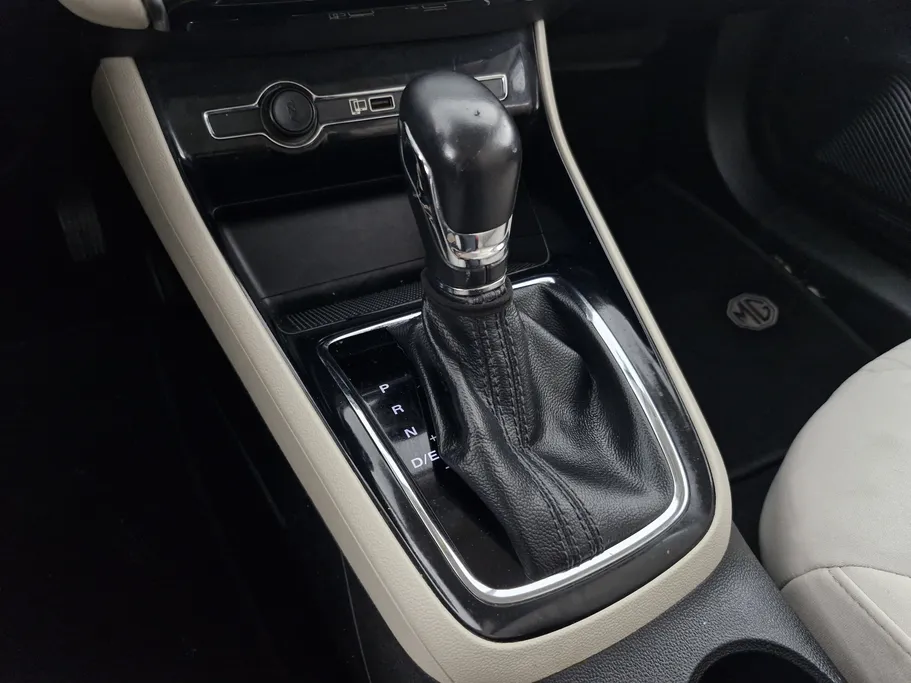 ام جي 5 COM 2022 