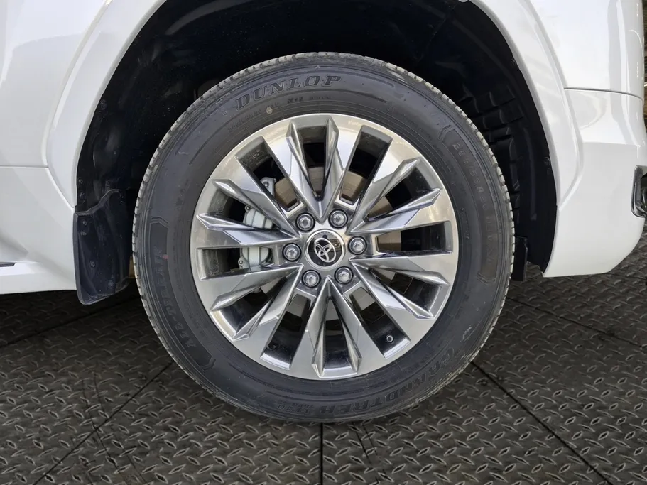 2024 Toyota Land Cruiser VXR 