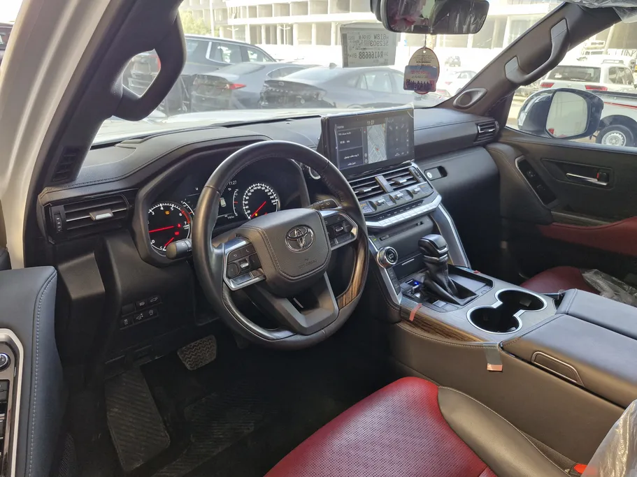 2024 Toyota Land Cruiser VXR 